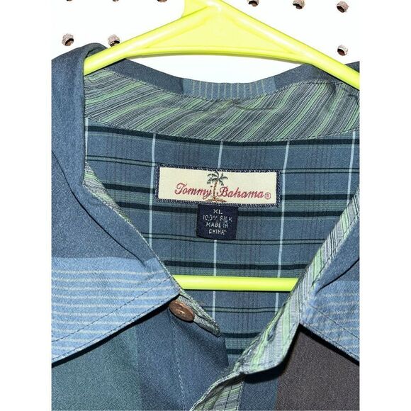 Tommy Bahama button down silk shirt - Picture 4 of 4